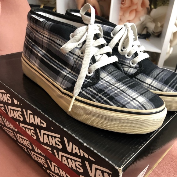 vans chukka boot being worn